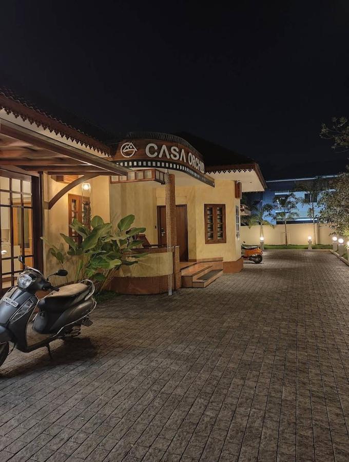 Casa Orchid Hotel Alappuzha Buitenkant foto