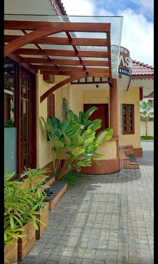 Casa Orchid Hotel Alappuzha Buitenkant foto