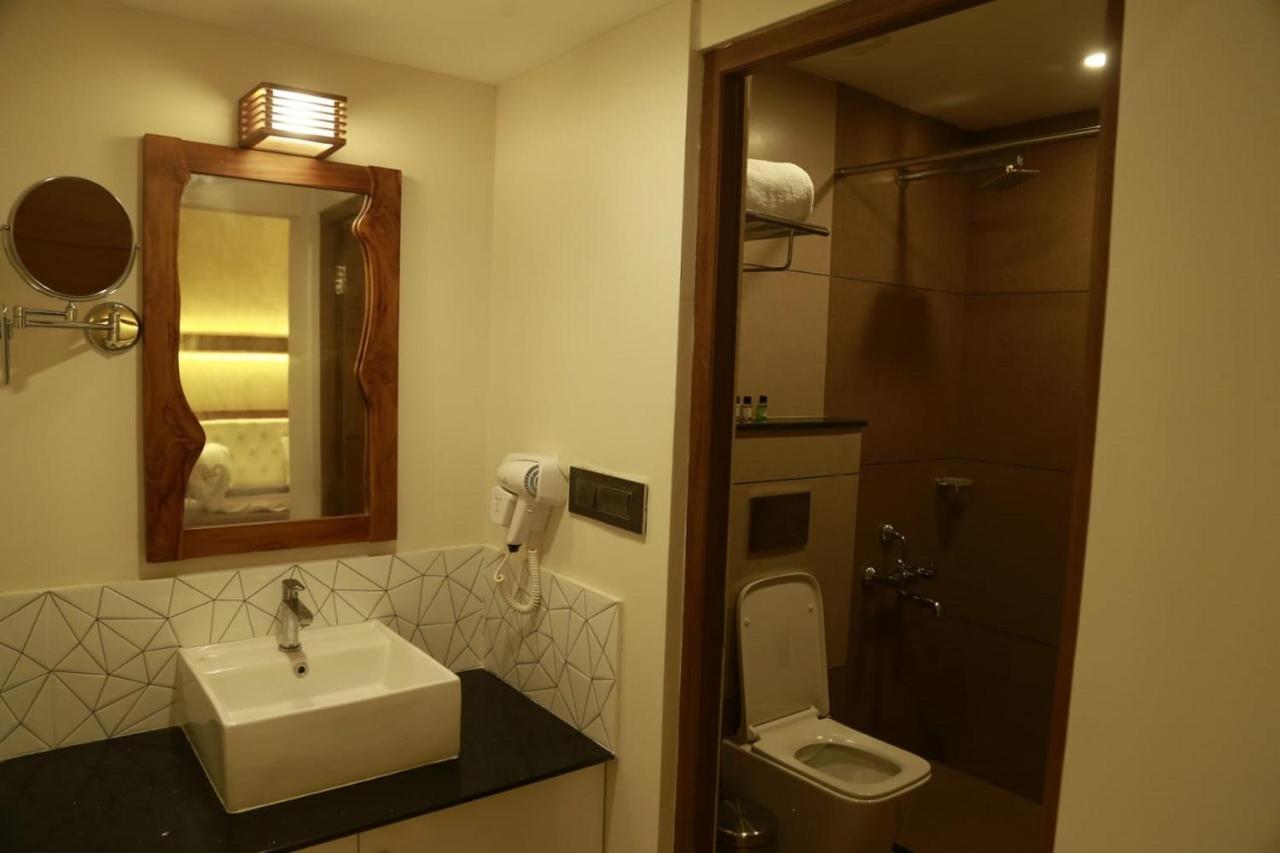 Casa Orchid Hotel Alappuzha Buitenkant foto