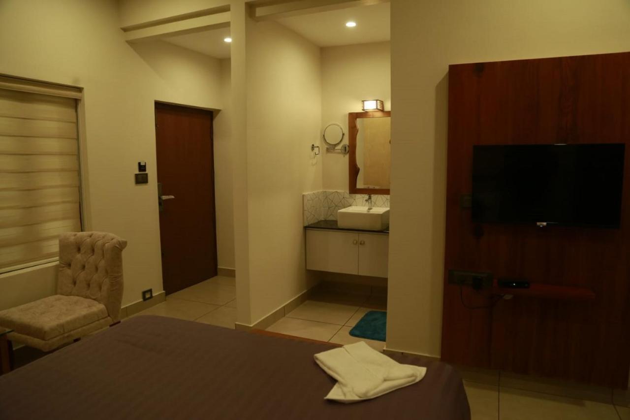 Casa Orchid Hotel Alappuzha Buitenkant foto