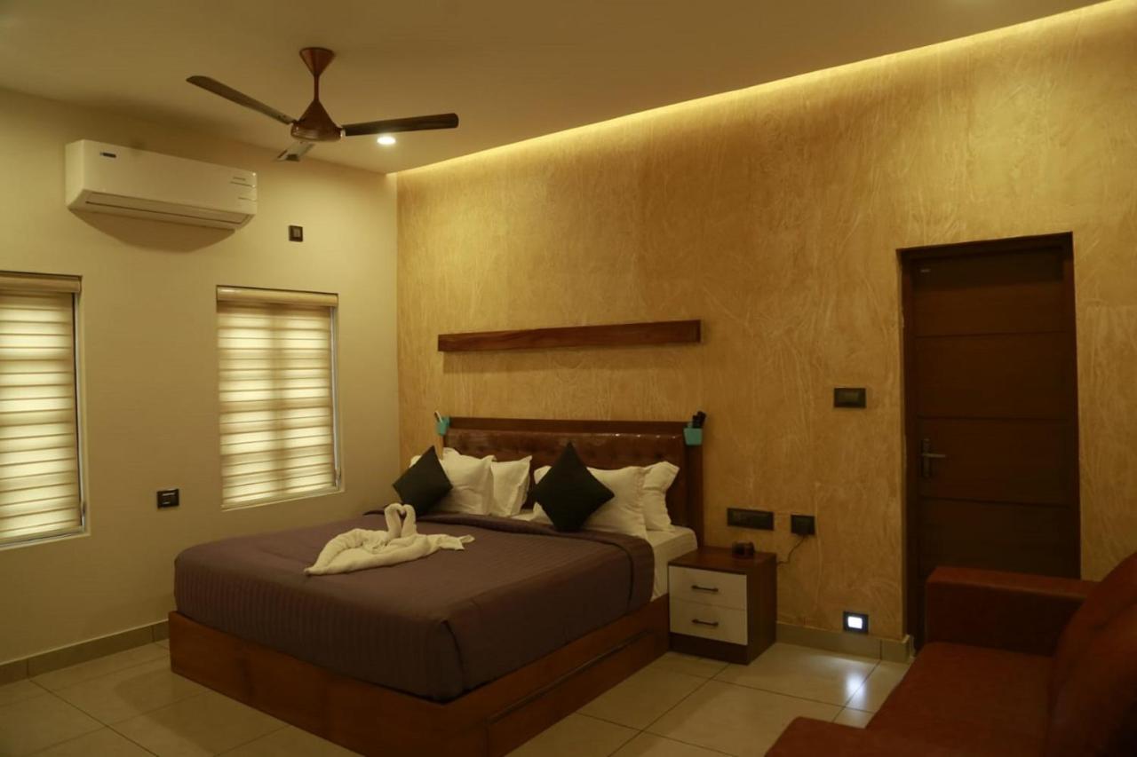 Casa Orchid Hotel Alappuzha Buitenkant foto