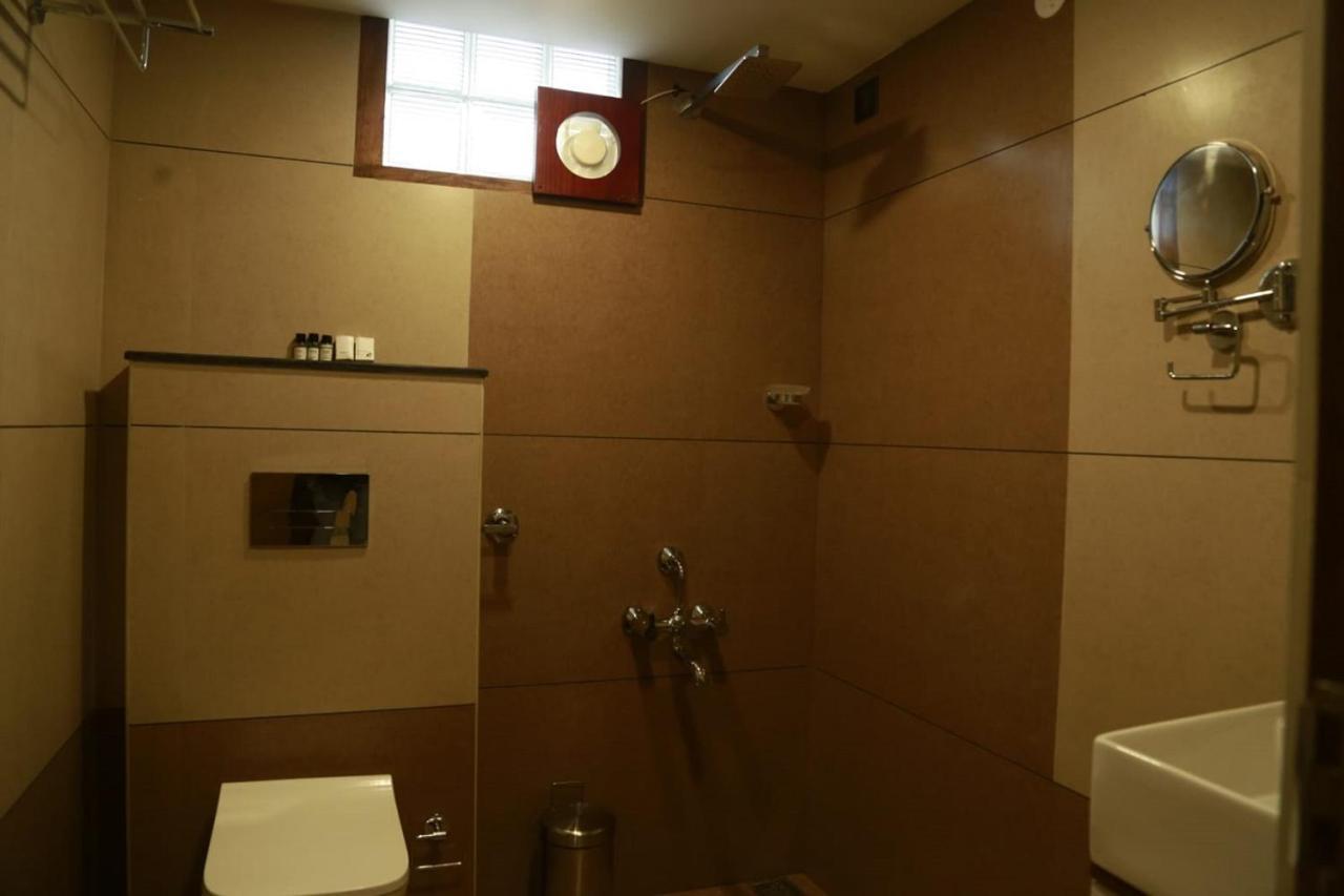 Casa Orchid Hotel Alappuzha Buitenkant foto