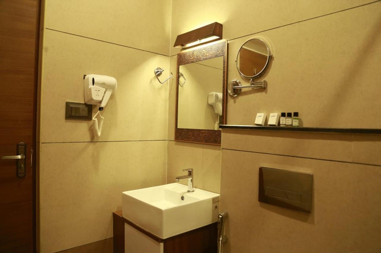 Casa Orchid Hotel Alappuzha Buitenkant foto