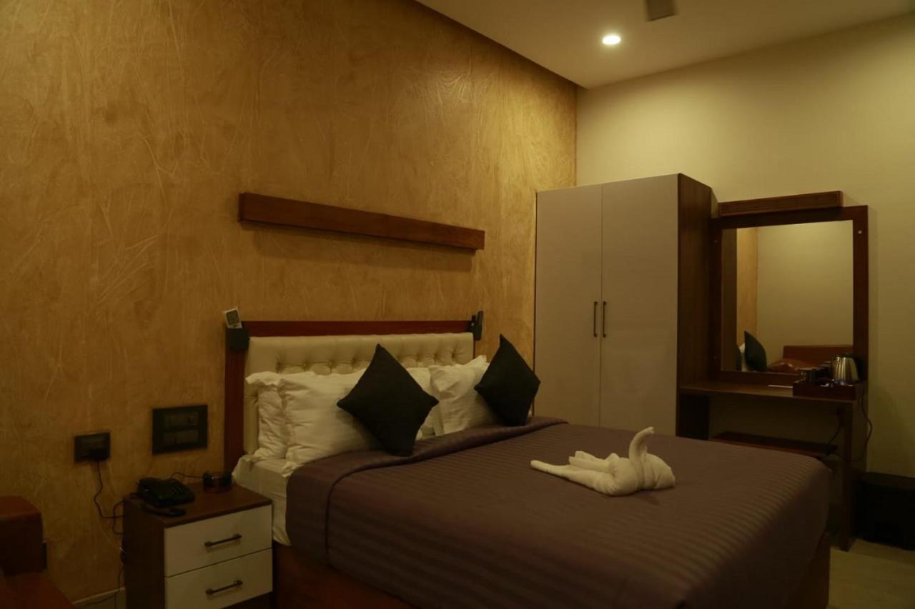 Casa Orchid Hotel Alappuzha Buitenkant foto